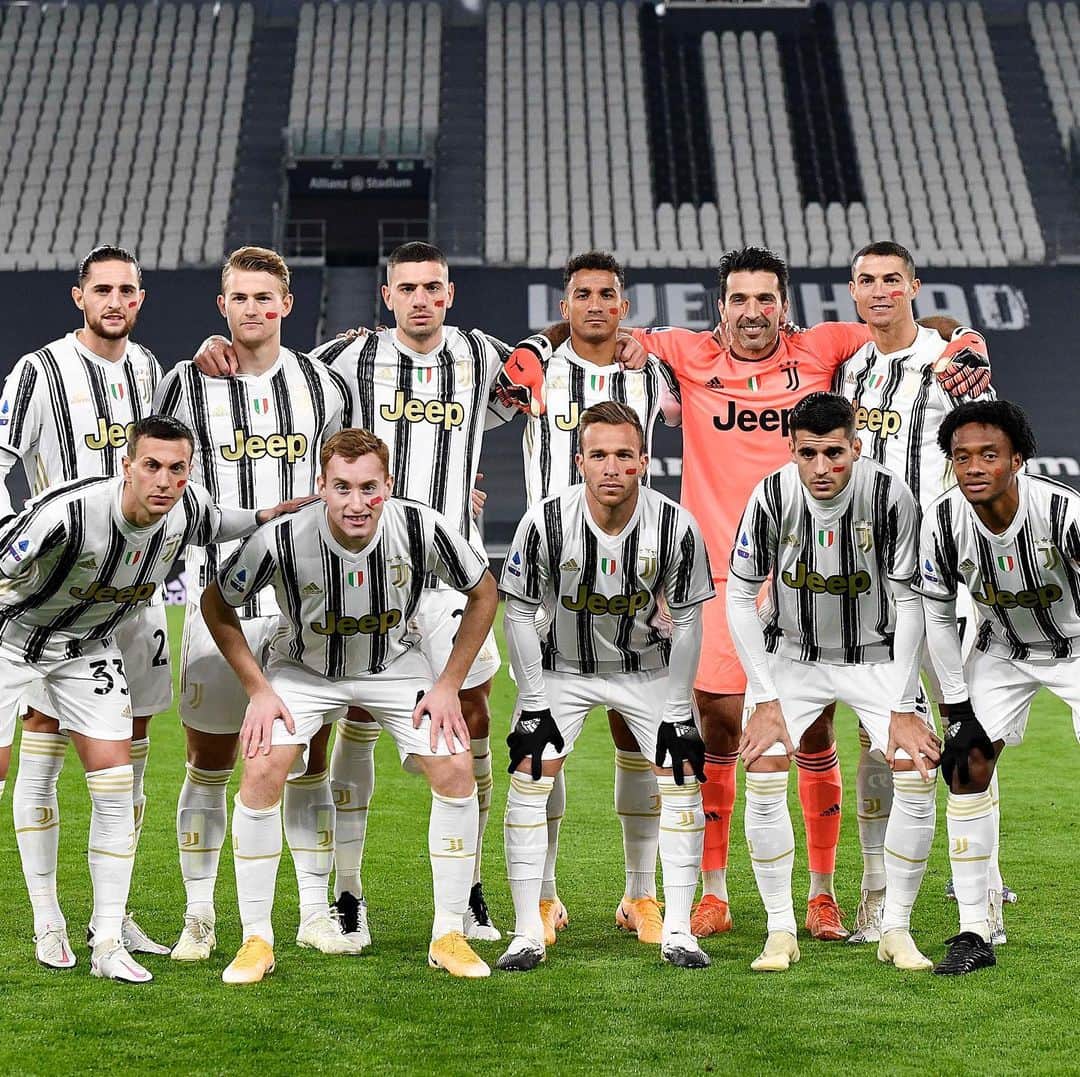 ダニーロ・ルイス・ダ・シウバのインスタグラム：「Importante ricominciare con una vittoria e l'abbiamo fatto con determinazione da grande squadra! Ora subito testa a martedì per un'altra sfida importante.💪🏾🤍🖤  E ricordiamo: ieri, oggi e per sempre basta violenza sulle donne! #UnRossoAllaViolenza #FinoAllaFine」