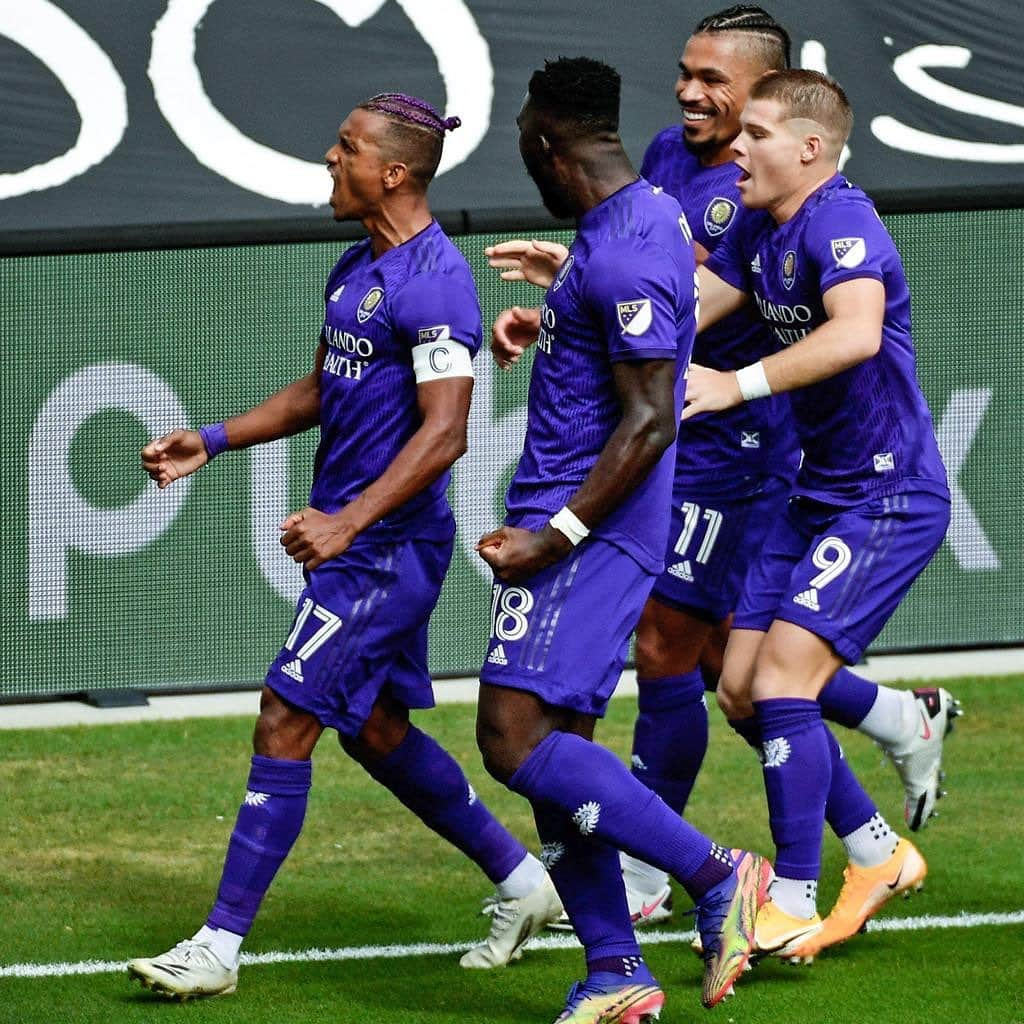 ナニさんのインスタグラム写真 - (ナニInstagram)「It was an incredibly tough fight, a roller coaster of intense emotions. Conference semis, here we come. Vamos, Orlando! 🦁👏 #MLSCupPlayoffs #VamosOrlando #MLS #OrlandoCity」11月22日 7時21分 - luisnani