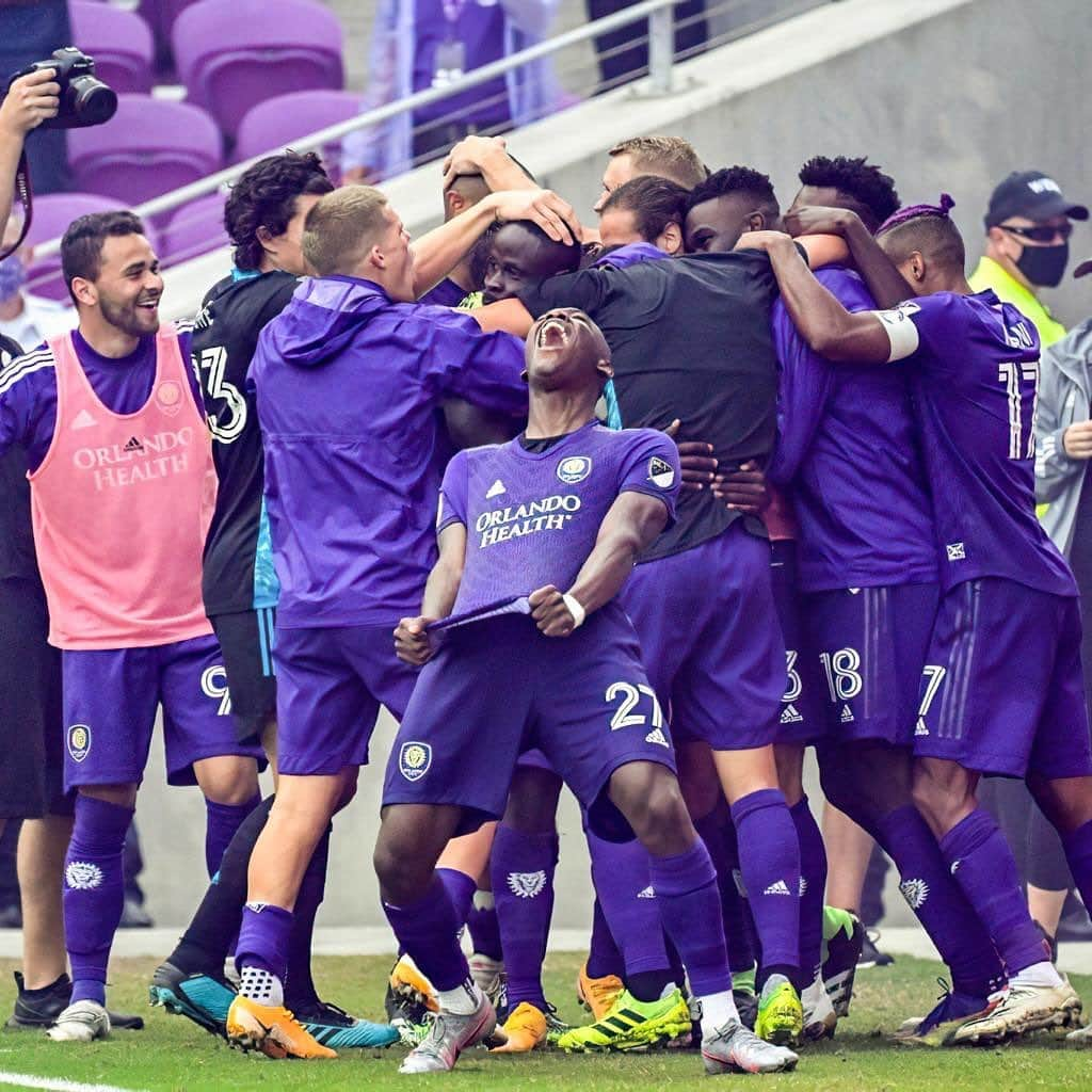 ナニさんのインスタグラム写真 - (ナニInstagram)「It was an incredibly tough fight, a roller coaster of intense emotions. Conference semis, here we come. Vamos, Orlando! 🦁👏 #MLSCupPlayoffs #VamosOrlando #MLS #OrlandoCity」11月22日 7時21分 - luisnani