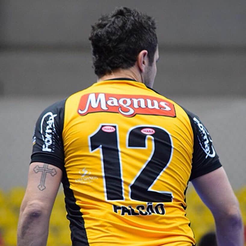 アレッサンドロ・ローザ・ヴィエイラのインスタグラム：「Parabéns @magnusfutsal , mais uma vez entre os 4 do Brasil 🇧🇷- 🌎」