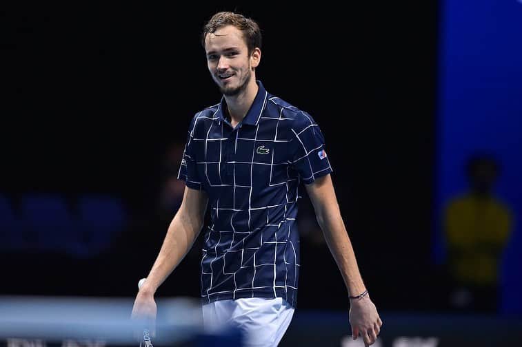 ダニール・メドベージェフのインスタグラム：「That match 💪🏼💪🏼 I can smile 🤣 Waiting for tomorrow 🔜 // Крутой матч 💪🏼💪🏼 Я умею улыбаться 🤣 С нетерпением жду завтра 🔜 #final #happy #face」