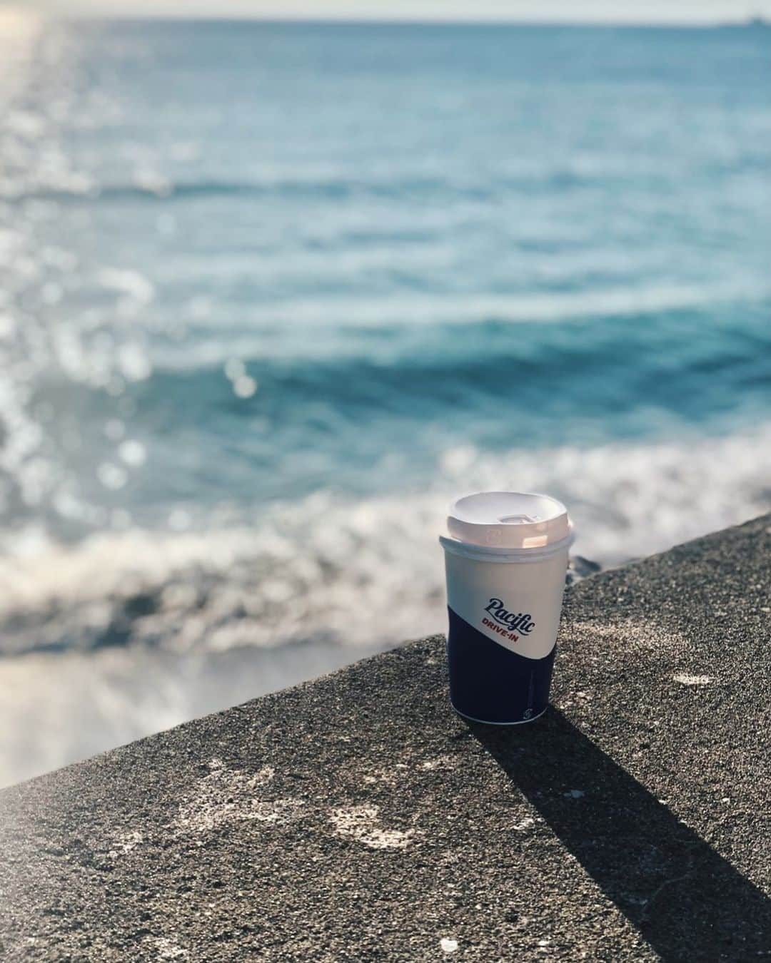 倉園由菜のインスタグラム：「海に行きたいなぁ🌊 #pacificdrivein」