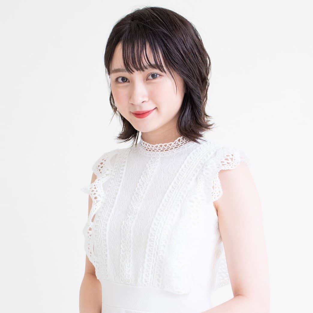 廣田佳菜子のインスタグラム：「おはようございます ついに本日12時〜15時　ファイナルイベント開演です  やっぱり、最後の写真はこれかなと笑 どうかな？4ヶ月前から垢抜けたかな？ わたしはだいぶ痩せましたね😂  今まで応援してくださった方、暖かく見守ってくださった方、本当にありがとうございました 確かに楽しいことばかりではなかったけれど、大変だったことも、優しく応援してくださった皆様のおかげで今思い返せば大切な思い出です。 本当に感謝でいっぱいです！！ 当日票は審査に関わる大きな要素なので、ぜひ投票お願いします😊  12時〜15時 showroomとイチナナライブで配信され、配信を見てくださった方のみ投票できるようになっています！  showroomのリンク↓  https://www.showroom-live.com/msdoshisha2020  17LIVEのリンク↓  https://17.live/profile/r/13318979」