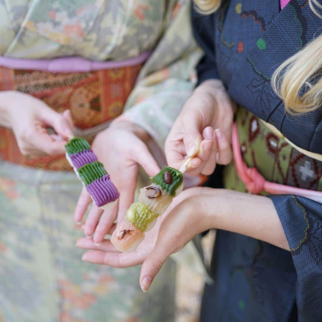 ソフィーさんのインスタグラム写真 - (ソフィーInstagram)「Delicious Dango 🍡   Photo @photogragon  Kimono @kamakura.kimono.kanon   #autumn #kimono #kamakura #model #tokyomodel」11月22日 8時49分 - peachmilky_