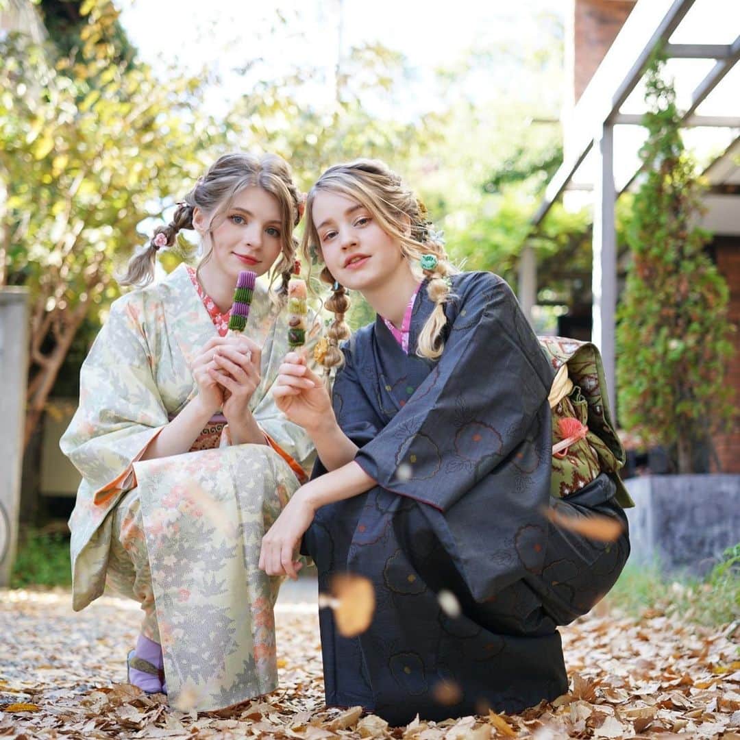 ソフィーさんのインスタグラム写真 - (ソフィーInstagram)「Delicious Dango 🍡   Photo @photogragon  Kimono @kamakura.kimono.kanon   #autumn #kimono #kamakura #model #tokyomodel」11月22日 8時49分 - peachmilky_