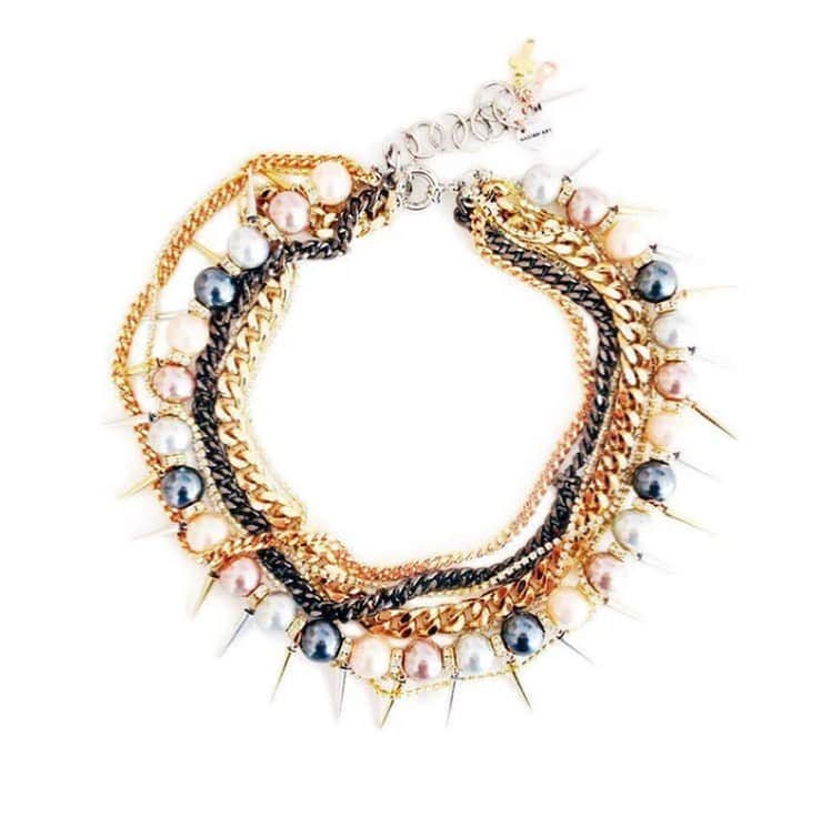 メイデンアートさんのインスタグラム写真 - (メイデンアートInstagram)「Rock Boho chic necklace with spikes🖤 . Shop from direct from our story.👌 .  #bohojewelry #handmadejewelry #bohostyle #jewelry #handmade #boho #bohochic #artisanjewelry #instajewelry #bohemianjewelry #jewelryaddict #earrings #jewelrydesigner #bohemianstyle #bohofashion #beadedjewelry #bohemian #gemstonejewelry #hippiejewelry #uniquejewelry #fashion #bohoearrings #jewelrygram #necklace #etsyjewelry #statementjewelry #jewelrydesign #etsy #etsyshop #bhfyp」11月22日 19時53分 - maidenart