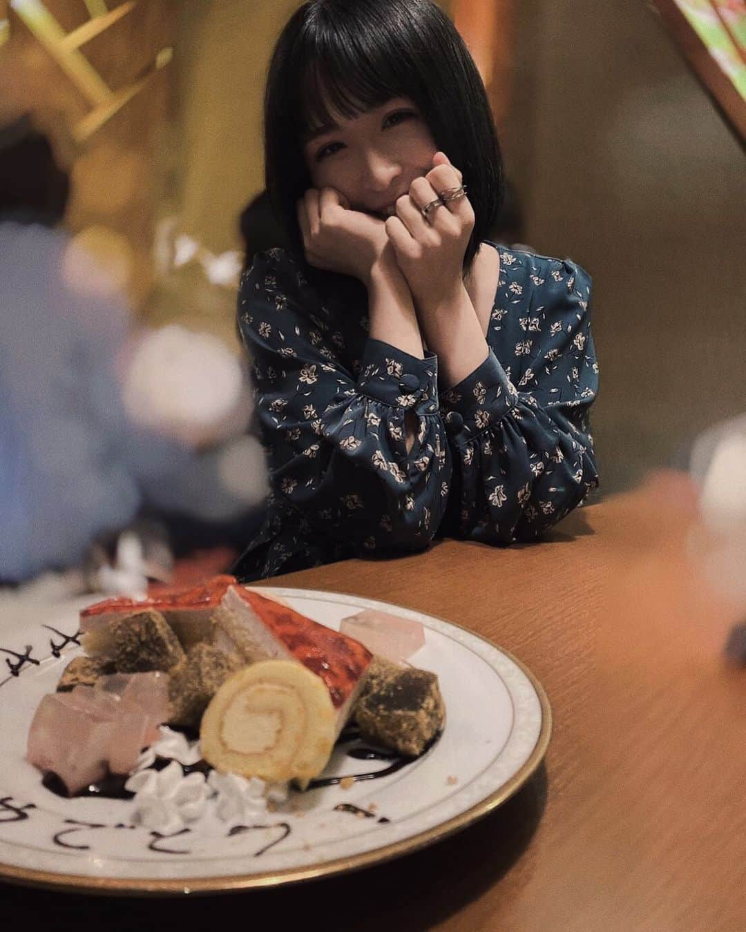 川本紗矢さんのインスタグラム写真 - (川本紗矢Instagram)「📷(写真載せるの遅くなりましたが…🙇‍♀️) . 卒業後に、メンバーがお疲れ様会してくれたの🥺 嬉しかったです(TT)❤︎ . Setelah lulus, Anggota AKB48 mengadakan  pesta terima kasih untuk saya🥺 Sangat senang(TT)❤︎」11月22日 19時48分 - sayaya_38