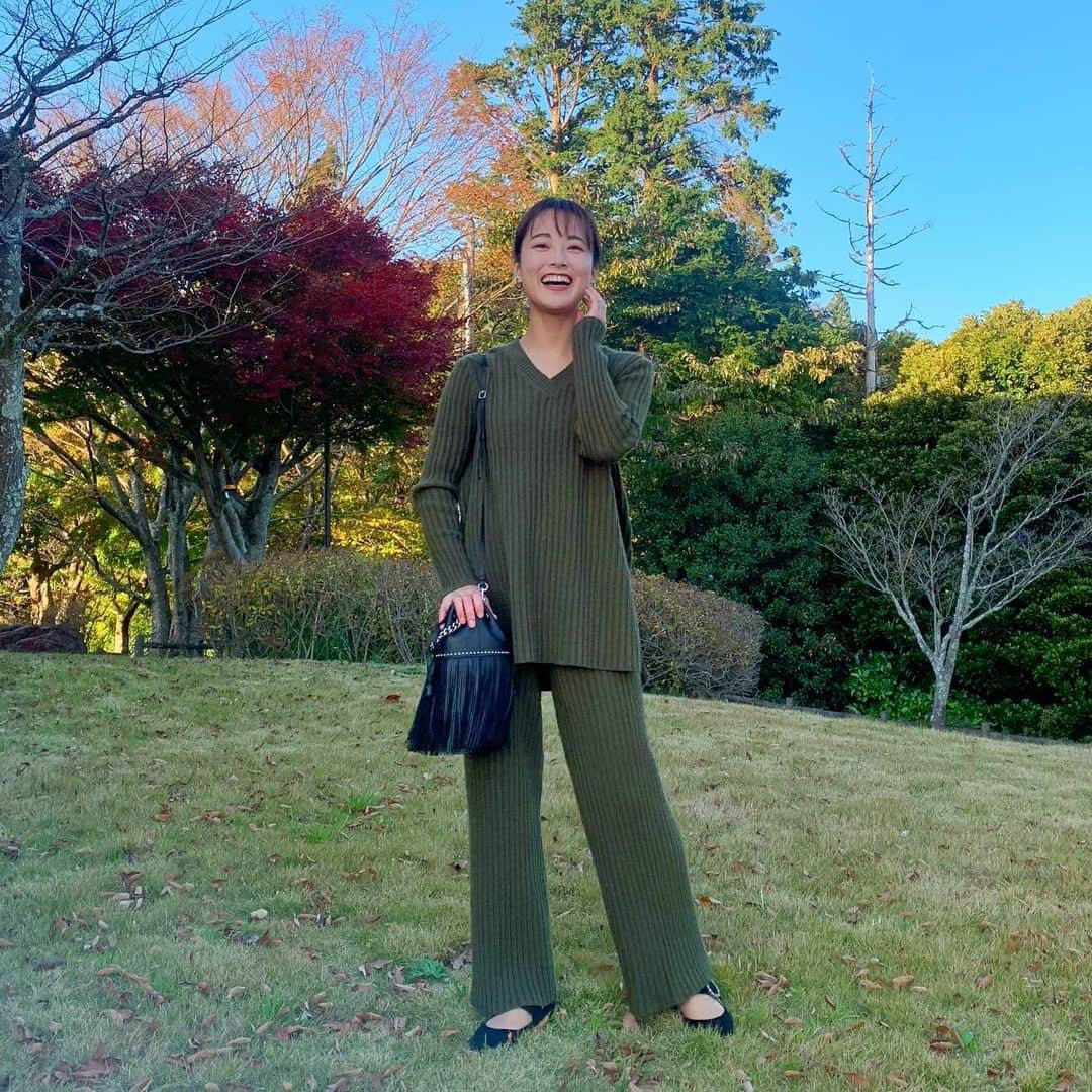 平川彩佳のインスタグラム：「. 11月も下旬なのに暑い。 早く涼しくなってー」