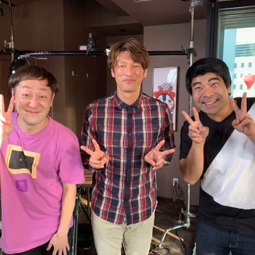 巻誠一郎さんのインスタグラム写真 - (巻誠一郎Instagram)「告知です！  日本テレビ「有吉ゼミ～アブない芸能人で学ぶ現代社会～」11/23（月）19時～ 3.6ｋｇ超！鶏満開！つくねマウンテン丼に、ギャル曽根さん、インポッシブルさん、澤井一希さんとチャレンジしています！  久々だったので、今回は食べれるのかな...  https://www.ntv.co.jp/arizemi/articles/371fzcwe9qaxwmgns8r.html  #有吉ゼミ #大食いチャレンジ #ギャル曽根 さん #インポッシブル さん #澤井一希 さん #ライスモンスター #巻誠一郎」11月22日 19時51分 - makiseiichiro9