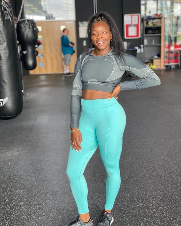 アシャ・フィリップのインスタグラム：「Always find strength for today and hope for tomorrow 🙏🏾❤️⁣ ⁣ ⁣ This year been crazy, how have you stayed strong and hopeful during 2020?⁣ ⁣ ⁣ #HappySunday #Strength #Hope #StayStrong #Faith」
