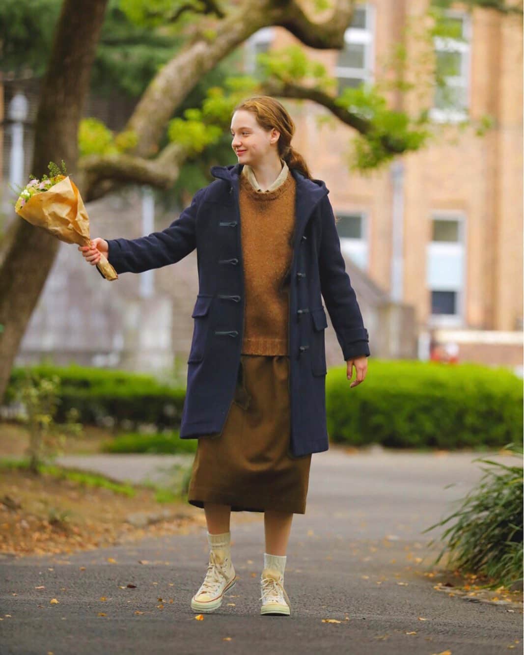 CLUÉLmagazineさんのインスタグラム写真 - (CLUÉLmagazineInstagram)「ナチュラル女子の定番ダッフルコートスタイル🌼 オーセンティックなネイビーのダッフルコートのインナーを、すべてブラウントーンのアイテムで統一。ニットやスカートのほっこりとした素材感も相まって、優しげでレトロムードな着こなしに。 . from vol.56 ・・・・・・・・・・・・・・・・・・・・・・・・・・  #cluel #クルーエル #cluelmagazine #クルーエル女子 #fashion #ファッション好き #ファッション雑誌 #おしゃれ #グッドガール #秋コーデ #ダッフルコート #コートスタイル #ブラウンニット #レトロ #ナチュラル #ベーシック #シンプルが好き  こちらのアカウントもフォローしてね！ @cluel_homme @navys_magazine」11月22日 18時26分 - cluelmagazine