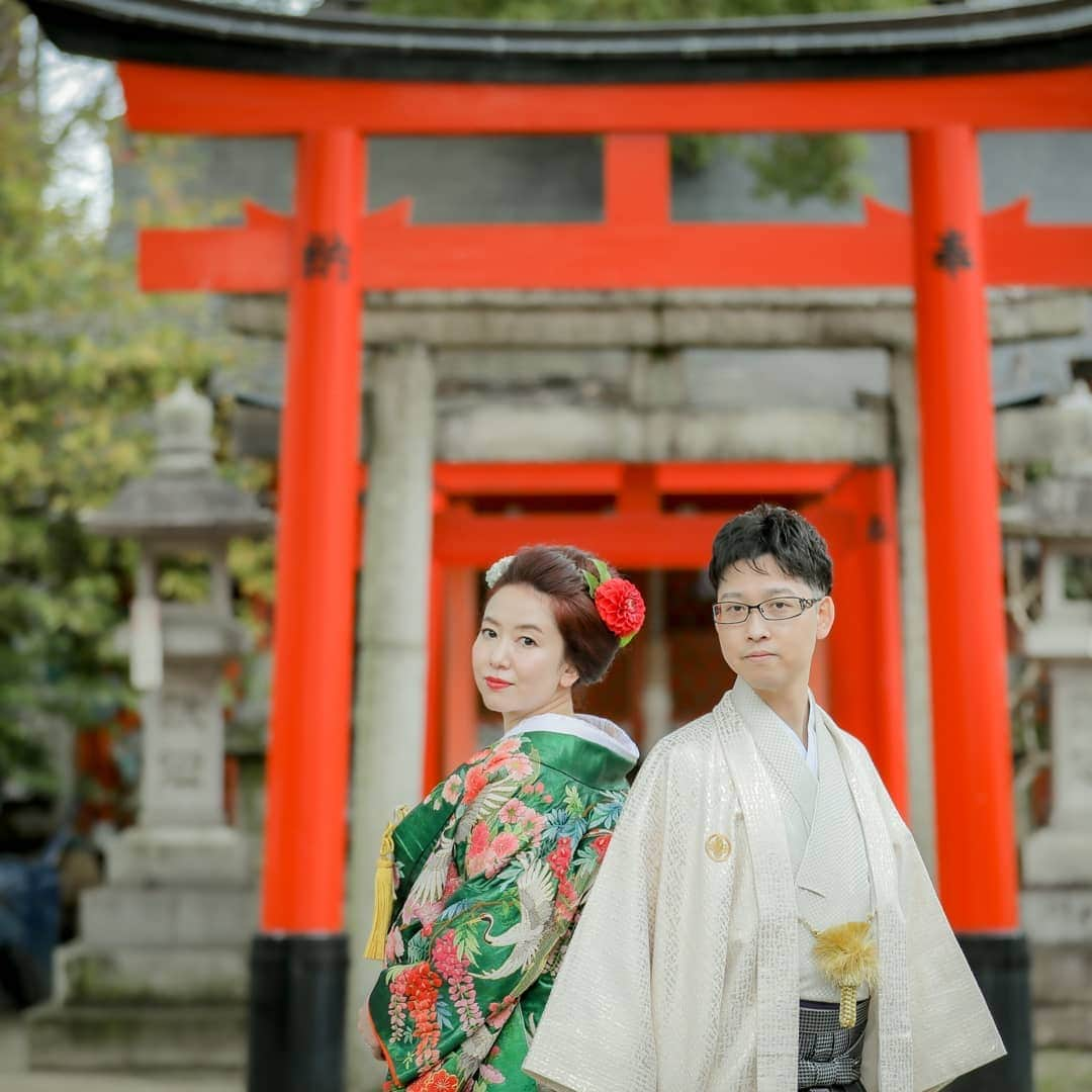 和婚スタイルさんのインスタグラム写真 - (和婚スタイルInstagram)「. . 地毛で作る新日本髪✨ 特別な結婚式だからこそ 特別な髪型にしてみてはいかがでしょうか😋✨🎵  . ----------------------------- お二人で、ご家族で、 アットホームな和婚をご希望の方 お気軽に和婚スタイルへご相談下さい。 . . @wakonstyle  プロフィールのリンクから HPをご覧頂けます。 -----------------------------  #神前式#神社婚#和婚#新日本髪#大阪#色打掛#紋付袴#かつら#色打掛#番傘#和婚花嫁#和婚スタイル#相良刺繍」11月22日 18時39分 - wakonstyle