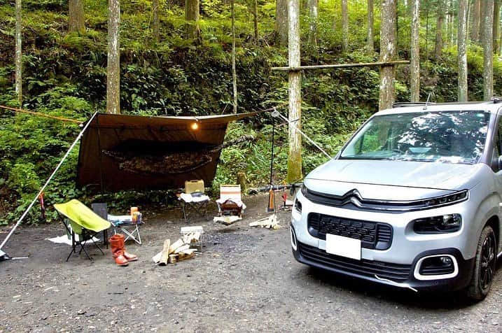 CITROEN JP Officialさんのインスタグラム写真 - (CITROEN JP OfficialInstagram)「もうルーフキャリアは要りません！ たくさんのギアが積めるベルランゴ のラゲッジスペースは、キャンプの頼もしい味方ですね⛺️🚗 @berlingo_love さん、素敵な写真をありがとうございます。   #citroenjp とともにシトロエンの写真／イラストを投稿いただくと、公式アカウントよりリポストさせていただくことがございます。 #InspiredbyFans #Berlingo #ベルランゴ #Citroen #シトロエン」11月22日 18時48分 - citroen_jp