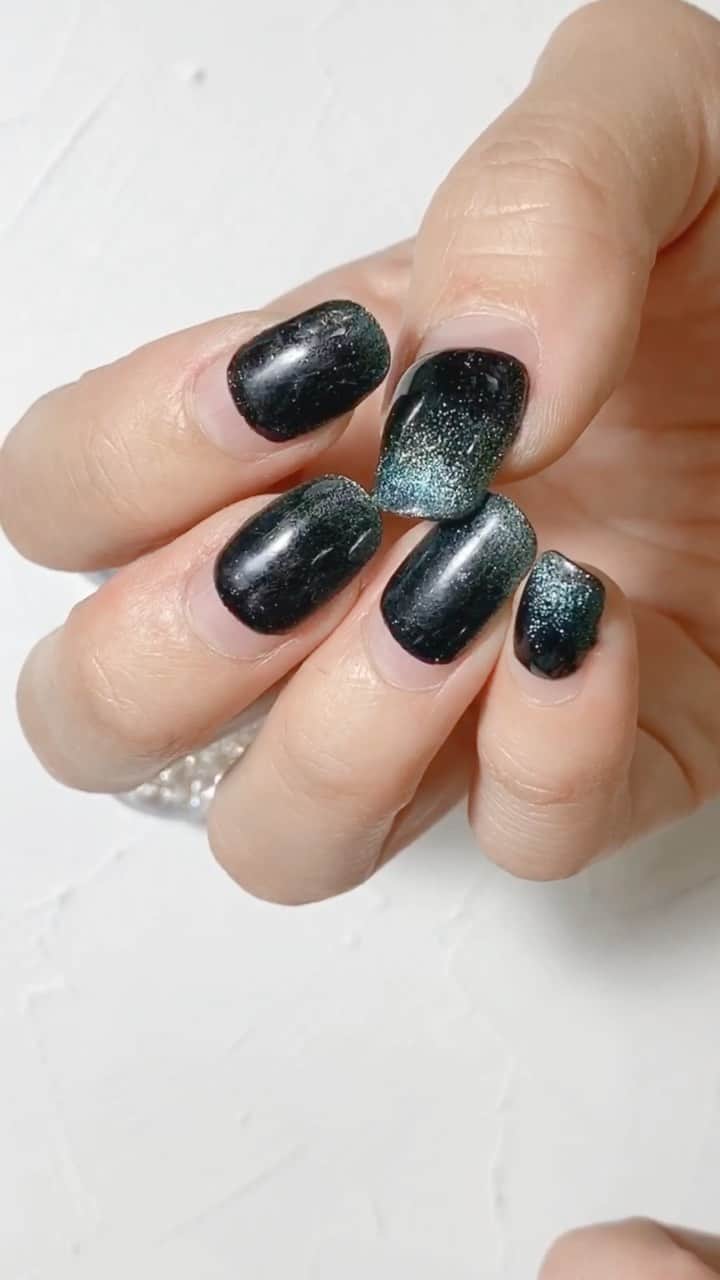 なかやまちえこのインスタグラム：「マイネイル左右手のジェルオフです。 ⠀  My nail new set!!! remove gel.⠀ ⠀ PREGEL・Betty gel・きまぐれキャット・PREANFA・PREXY商品は、⠀ ⠀ ネイリストの方は↓ ⠀ プリモール @nail_premall ⠀ http://gelnailshop.com/ ⠀ ⠀ キャンディポケット @candypocket_official ⠀ http://www.beautysupport.jp/sm/script_main/shoptop.php ⠀ ⠀ セルフの方は↓ ⠀ ジョイアート @joyartofficial ⠀ http://joyart.biz/ ⠀ にて購入頂けます☺️⠀  #nail #nails #nailart #ネイル #美甲 #ネイルアート  #japanesenailart #manucure #japanesenails #manicurist #gelnails #أظافر #네일아트 #미용 #vẽmóng #ジェルオフ #removegel @preanfaofficial @prexyofficial」