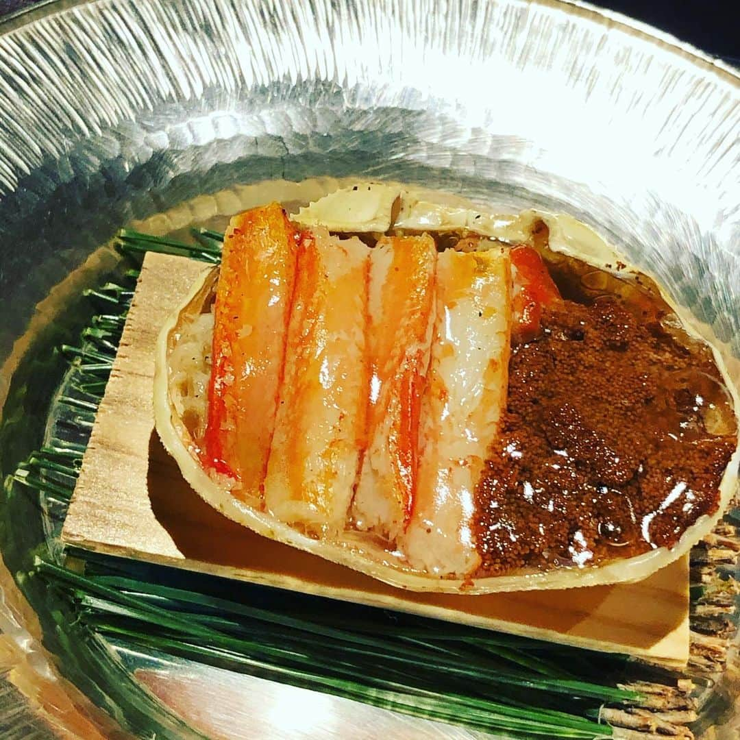 CHIHARUさんのインスタグラム写真 - (CHIHARUInstagram)「全てのお料理が美味しすぎました♥️ 幸せ〜✨  #白金にし田  #CHIHARU #ヘアメイクCHIHARU #福岡」11月22日 19時04分 - shoyabuki0426