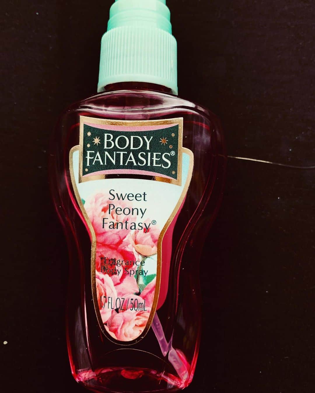 若葉紫さんのインスタグラム写真 - (若葉紫Instagram)「香水の代わりにこれを使っています。 最近、香水を付けていると酔うんですよね...」11月22日 19時05分 - murasaki.wakaba