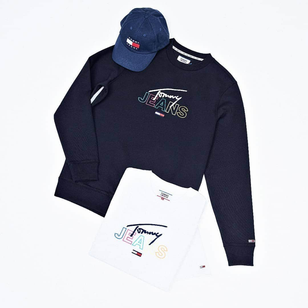 FOOTASYLUMさんのインスタグラム写真 - (FOOTASYLUMInstagram)「Sundays are meant for Tommy. 👌  Complete the look with the @tommyhilfiger Script Logo Sweatshirt, T-Shirt & Heritage Flag Cap.  #Footasylum #TommyJeans」11月22日 19時06分 - footasylum