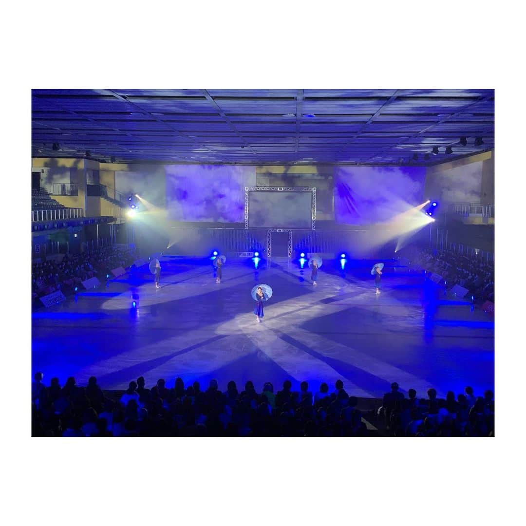 今井遥のインスタグラム：「サンクスツアー 兵庫公演、無事終わりました💐﻿ お越しくださった皆様ありがとうございました☺️  ショーの最中の歓声は禁止でしたが、 皆様の温かい拍手やバナーなどとても嬉しかったです✨  通常の日々が過ごせるようになるにはもう少し時間がかかりそうですが、 感染対策を徹底し、次の秋田公演に向けて頑張っていきたいと思います！ ﻿ ﻿ #浅田真央サンクスツアー ﻿ #maotour #兵庫 #兵庫限定#サンクスツアーマスク」