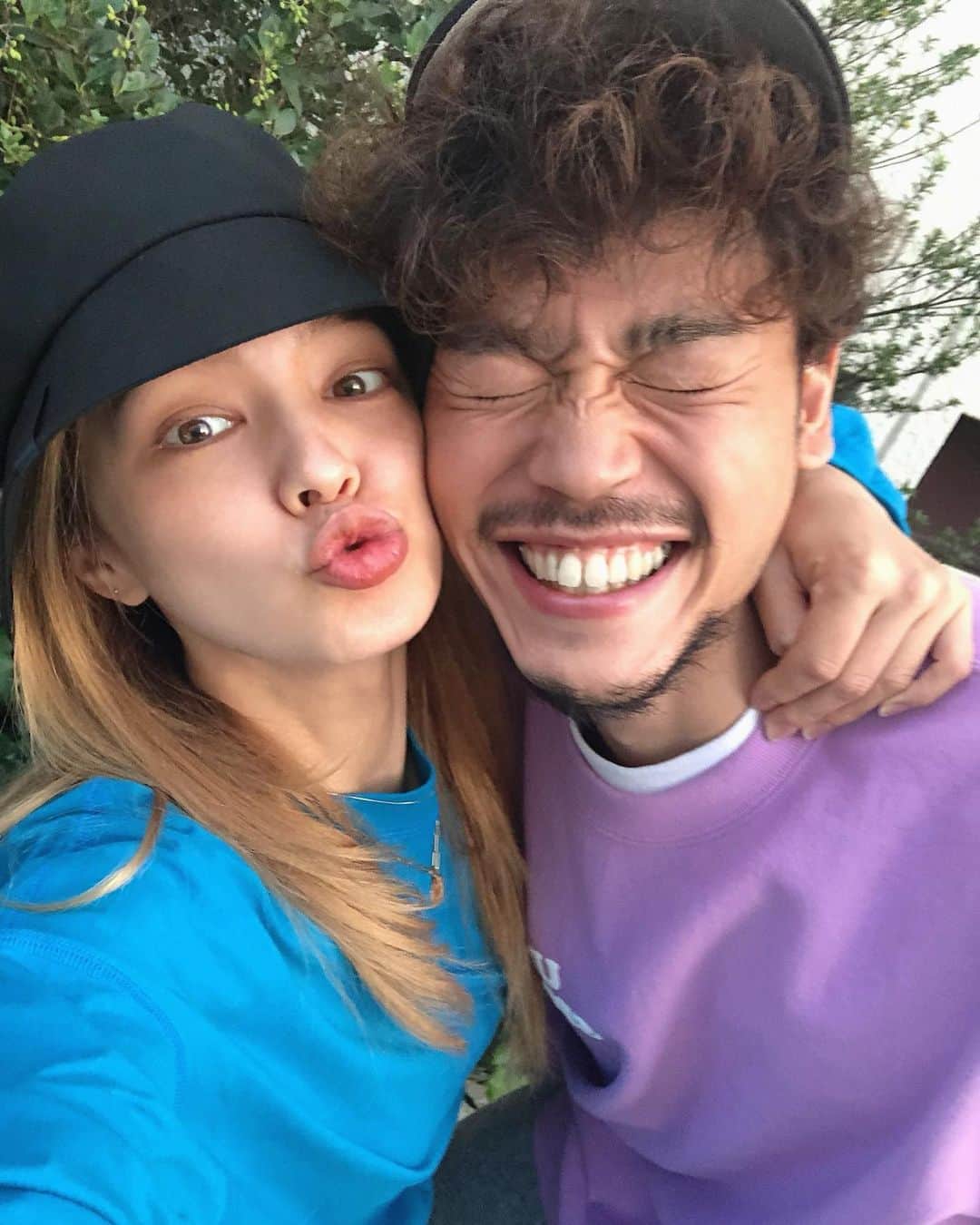 ステファニーのインスタグラム：「💙💖 いい夫婦の日！ いつもサンキュー相棒❤︎ #いい夫婦の日」