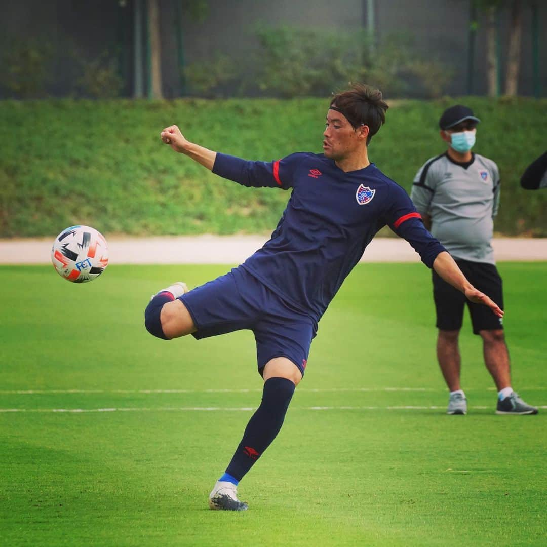 FC東京オフィシャルグッズさんのインスタグラム写真 - (FC東京オフィシャルグッズInstagram)「🔵🇯🇵🗼🔴 #ACL2020 #トレーニング初日 First Training in Qatar!!💪💪💪 #acl #ACL #JAPAN  #FC東京 #fctokyo #tokyo」11月22日 10時43分 - fctokyoofficial