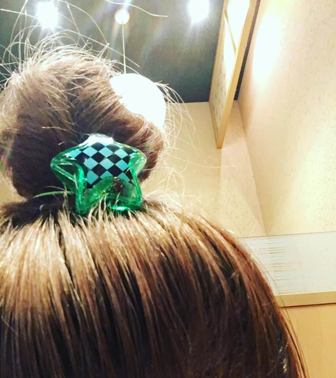 佐藤仁美さんのインスタグラム写真 - (佐藤仁美Instagram)「ヘアゴム  ゲーセンに行ったら 鬼滅っぽいヘアゴム発見ゲット  川湯」11月22日 10時59分 - sato.hitomi.19791010