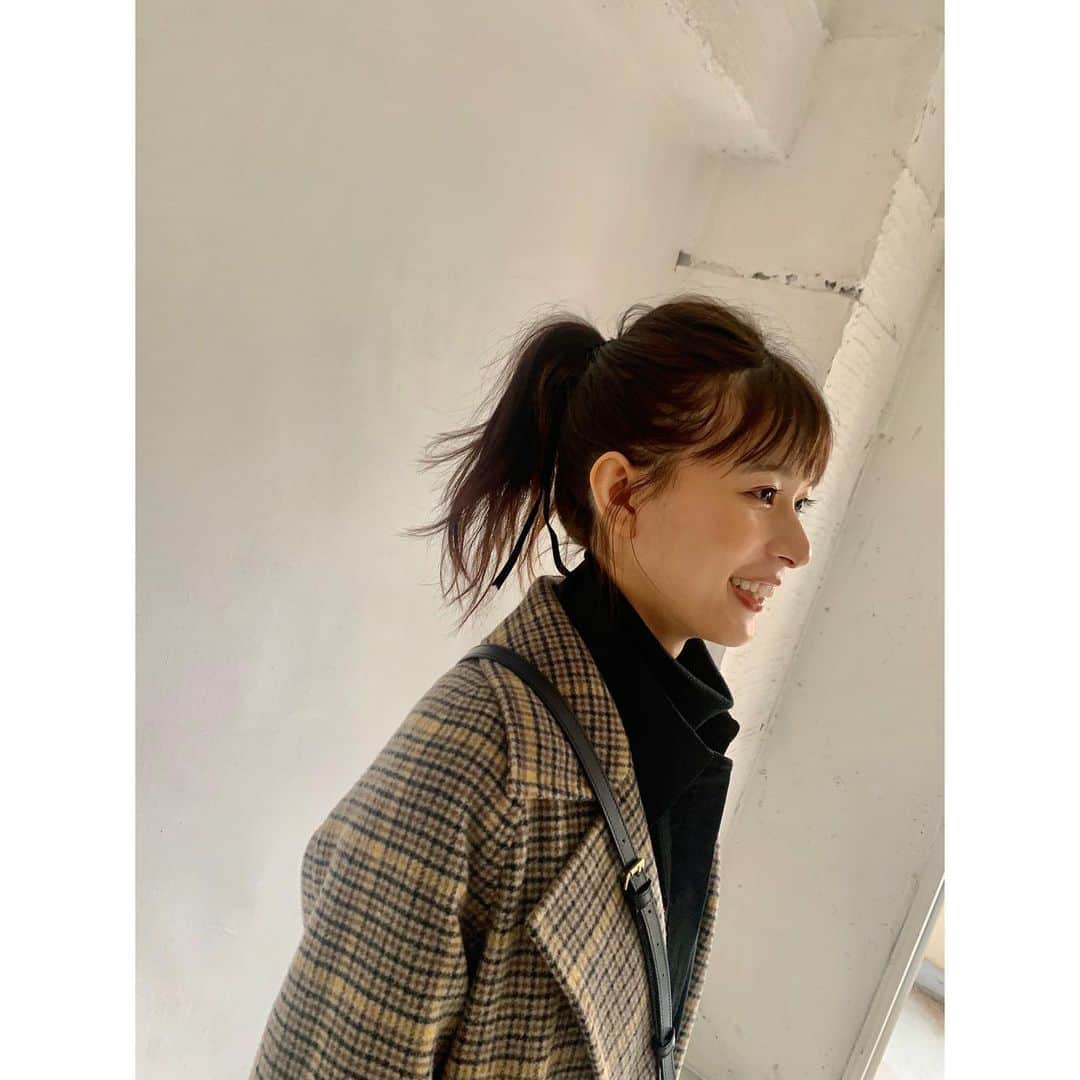 芳根京子さんのインスタグラム写真 - (芳根京子Instagram)「ポニーテールにリボンで るんるんでした☺︎  #mina  #メイクさんカメラ」11月22日 10時54分 - yoshinekyoko