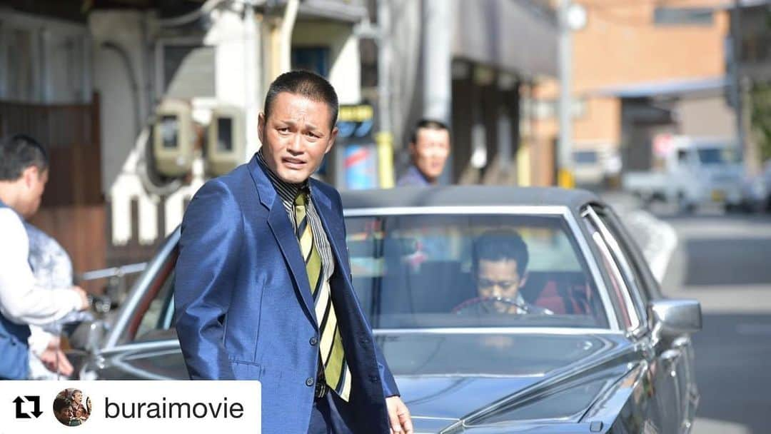 阿部亮平さんのインスタグラム写真 - (阿部亮平Instagram)「映画［無頼』🎥 12月12日公開‼️#Repost @buraimovie with @get_repost ・・・ 「車の走りがのんびりしているんだよ！　そんなんじゃないんだ！」監督のゲキで現場に緊張感が走る！　#無頼　#井筒監督　#最新映画　#現場　#松本利夫　#松角洋平　#中村達也　#阿部亮平　#筧美和子」11月22日 11時01分 - abe_ryohei_