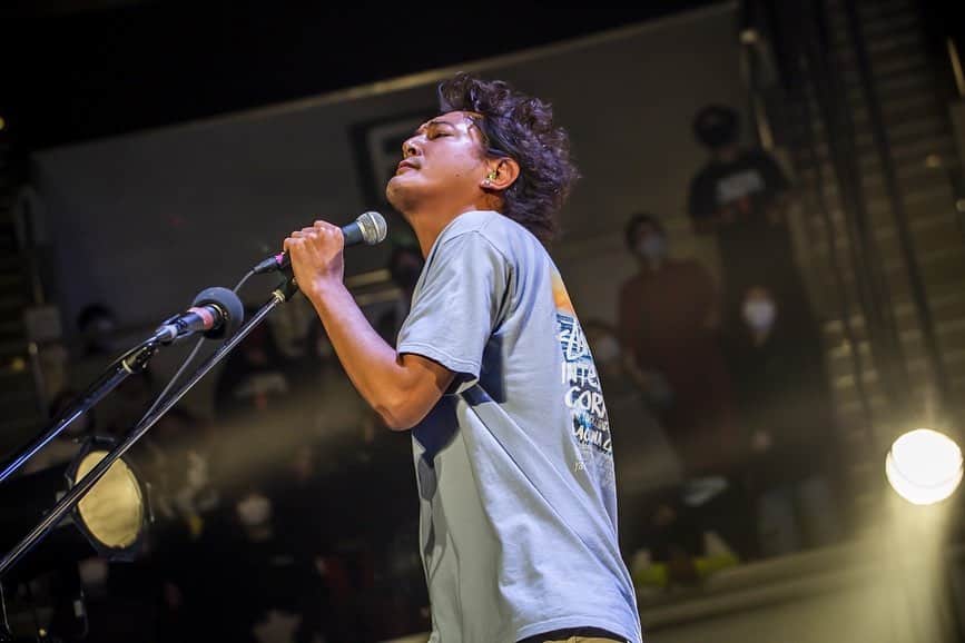 のインスタグラム：「Real 10 th Anniversary MUSIC ZOO WORLD 神戸ワールド記念ホール . 神戸のライブハウス「太陽と虎」が10周年。おめでとうございます㊗️ . そしてあの場を一緒に共有してくれたお客さんの皆さんありがとう。 ライブハウス最高。 . また会いましょう。 . photo by @hayachinphoto  #trumpet ＃太陽と虎 #music #zoo #world #神戸 #kobe」