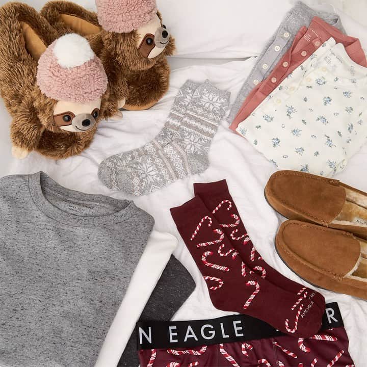 のインスタグラム：「Jack Frost nipping at your toes? We gotchu. Treat yourself to warm + fuzzy holiday socks and slippers for all-over PJ coziness 🧦🧦🧦」