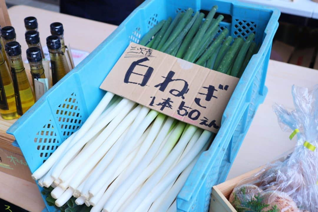 LECT レクトさんのインスタグラム写真 - (LECT レクトInstagram)「廣島メルカート . パンや焼き菓子、新鮮なお野菜などが、LECTの庭に溢れている日曜日です。 . 澄んだ空気を吸いながら、良い気分転換を。 詳しいお店揃いや開催情報はこちら。 @hiroshimatsite_foodtime . . #lect #レクト #廣島メルカート #mercato #メルカート #広島tsite #tsite #朝市 #マルシェ #広島イベント #広島観光 #広島旅行 #ショッピングモール #広島市」11月22日 12時03分 - lect_hiroshima