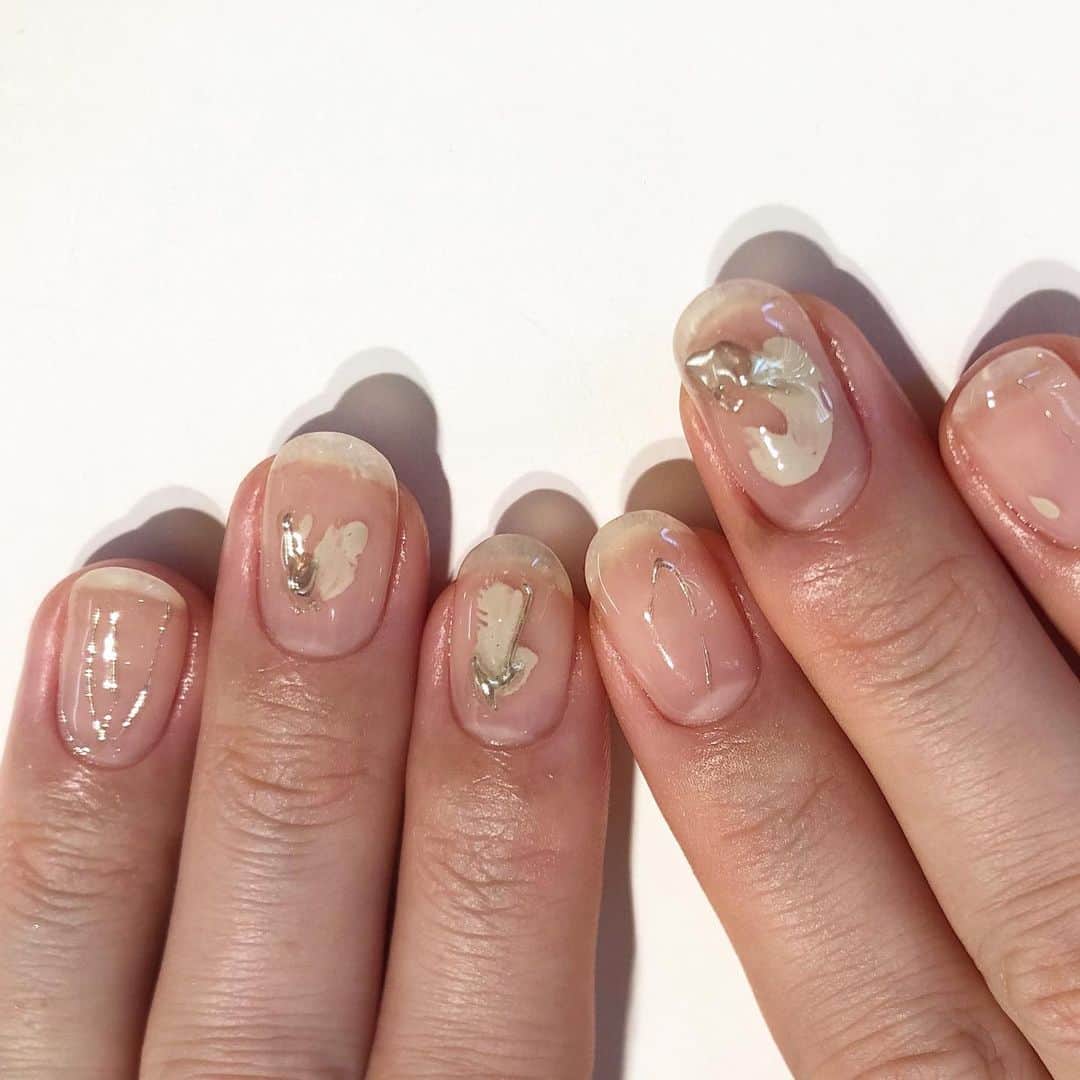 関根祥子のインスタグラム：「🤍✴︎🦷🐚  #mojonail #nails」