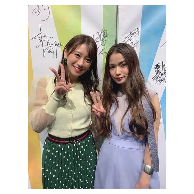 福本愛菜さんのインスタグラム写真 - (福本愛菜Instagram)「久々のfumikaさん💓 . 何回聴いても感動する歌声で🥺. 保育探偵25時の主題歌『ドアの向こうへ』も歌ってくれました😍 . 飲み行こーってずっと言ってて、行けてないから😭次会うときは行けますよーに💓 . #大阪 #よしもとプレミアムチャリティーライブ  #保育探偵25時 #懐かしい #テレ東ドラマ #保育士役 #やっておりました」11月22日 12時12分 - aina_fukumoto