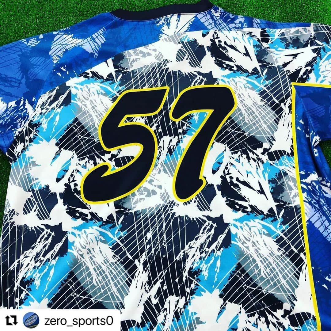 Rawlings Japanさんのインスタグラム写真 - (Rawlings JapanInstagram)「#Repost @zero_sports0 with @make_repost ・・・ ローリングス昇華Tシャツ🎶⁣ ⁣ カッコよすぎます！！😳笑⁣ 今回はソフトボールチームの昇華Tシャツ作成しました🌟⁣ ユニフォームとして使用予定です🥎⁣ ⁣ ローリングス昇華Tシャツなんと！⁣ 本体価格4800円～です🥳✨⁣ ⁣ チームTや予算の抑えたユニフォーム等に、いかがでしょうか？😊⁣ ⁣ ⁣ #南星クラブ⁣ #にぬふぁぶし⁣ #ローリングス⁣ #昇華Tシャツ⁣ #ソフトボール⁣ #沖縄ソフトボール @rawlings_japan_llc」11月22日 12時35分 - rawlings_japan_llc