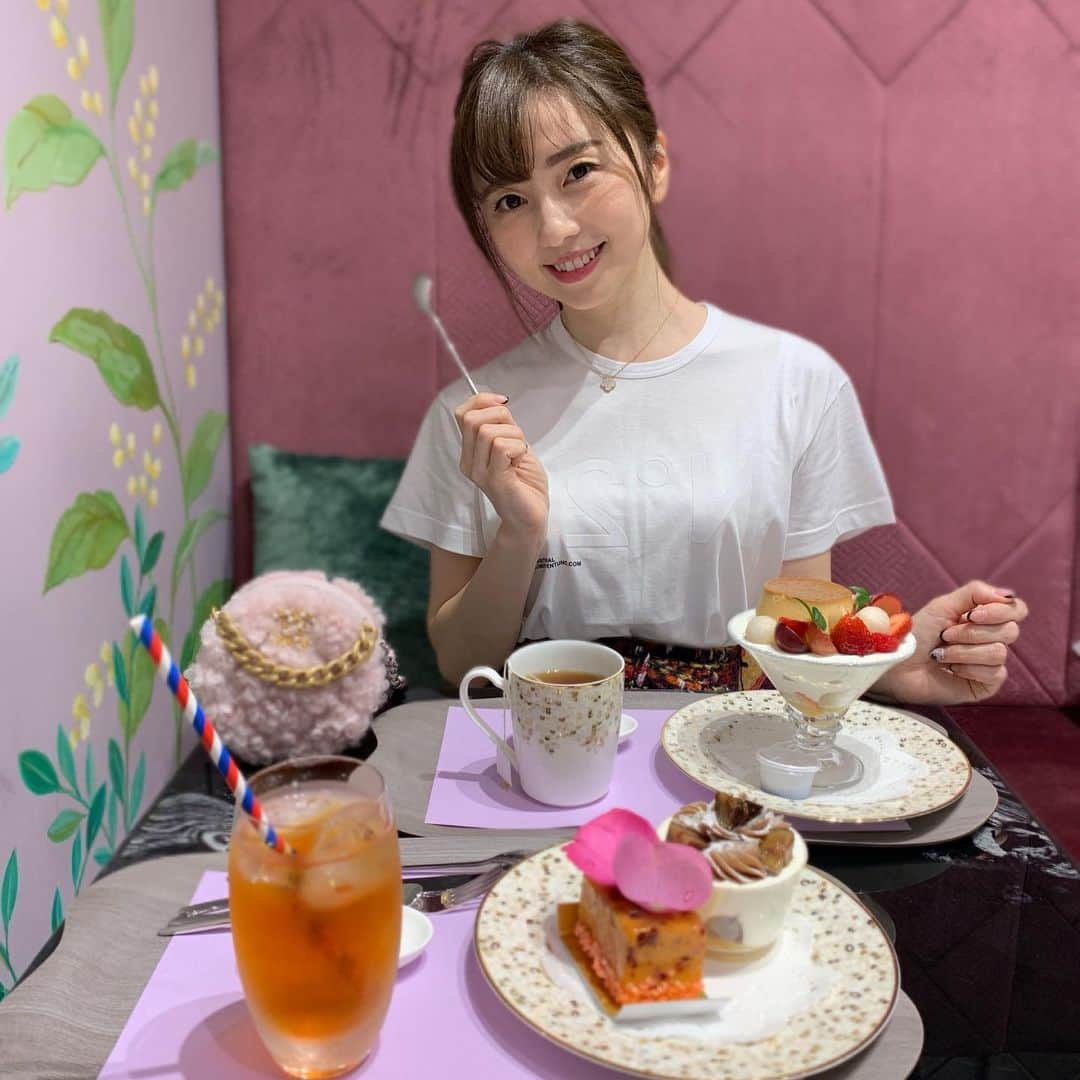 早川愛さんのインスタグラム写真 - (早川愛Instagram)「🧁🍰🍮💕﻿ ﻿ プリンアラモードは固めの好きなタイプのプリンで中にもフルーツいっぱいはいっていて、マロンケーキもローズケーキも美味しかった💕💕﻿ ﻿ お気に入りのケーキ屋さんになりました💕💕﻿ ﻿ ﻿ ﻿ ﻿ ﻿ @pavlov._official ﻿ #プリンアラモード﻿ #パティスリーパブロフ﻿ #パブロフ﻿ #虎ノ門ヒルズ﻿ #虎ノ門ヒルズビジネスタワー﻿ #虎ノ門ヒルズカフェ﻿ #虎ノ門カフェ﻿ #虎ノ門﻿」11月22日 12時36分 - megumegu_1006