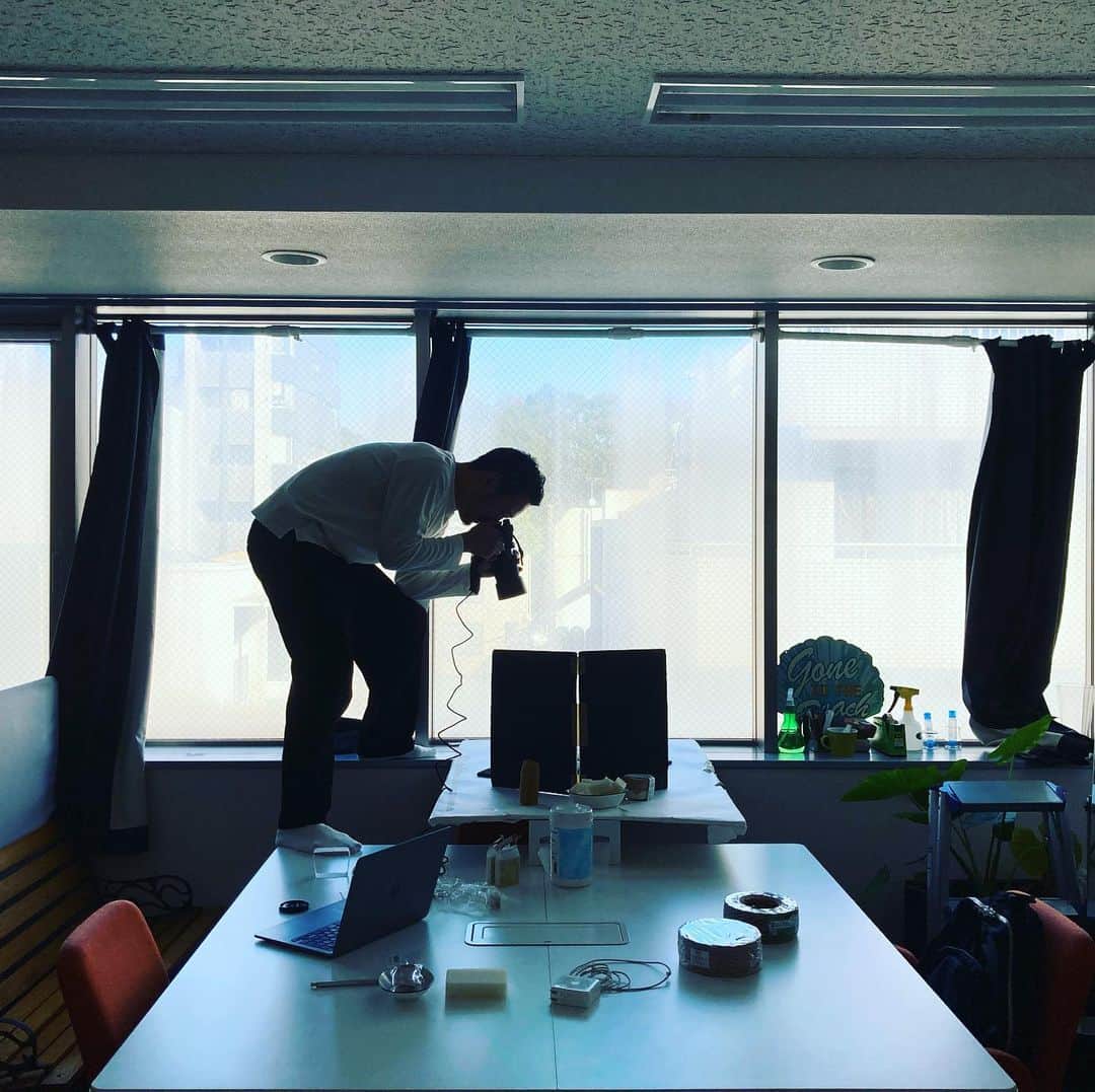 宇田川大輔さんのインスタグラム写真 - (宇田川大輔Instagram)「本日の職場。#photooftheday  #stillshooting  #商品撮影　#自然光　#奥渋撮影」11月22日 12時47分 - udagawadaisuke