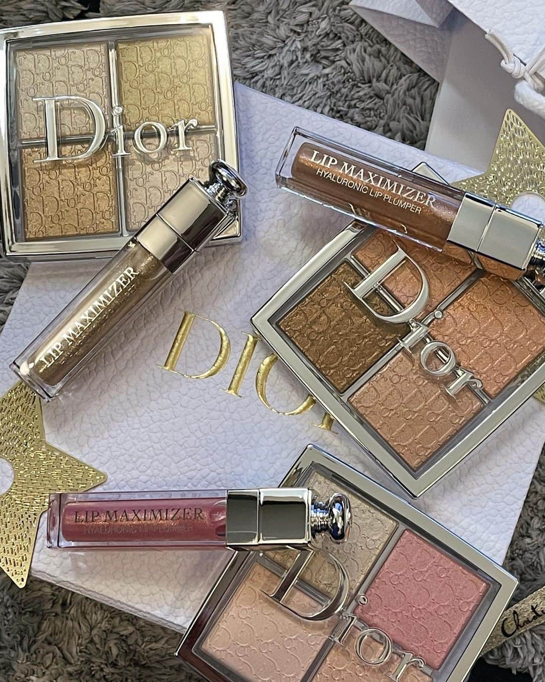 植野有砂さんのインスタグラム写真 - (植野有砂Instagram)「Glowy makeup with @diormakeup new lip & palette ❤️✨Diorのマキシマイザーとグロウパレットの新色たち✨リップは105コッパーゴールド パレットは004ローズゴールドと005コッパーゴールドを使ったよ💗マキシマイザーのラメが私的過去1で全部ヘビロテ確定❤️ #ディオールバックステージ#リップマキシマイザー」11月22日 12時49分 - alisaueno