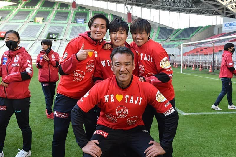 武仲麗依さんのインスタグラム写真 - (武仲麗依Instagram)「リーグ最終戦⚽️ 応援ありがとうございました🙇‍♀️ チームは2位と言う結果で終わり 自分自身は1試合も出ることなく 終わってしまい悔しいです。 皇后杯が残ってるので 最後優勝🏆して終われるように チーム一丸となって また頑張ります💪  えみさん200試合 萌乃150試合 出場おめでとう🎉  たじ引退お疲れ〜😊 寂しいけど残り楽しもう😊  @uhlsport_jp  @mizunofootballofficial」11月22日 12時59分 - tknkrei18