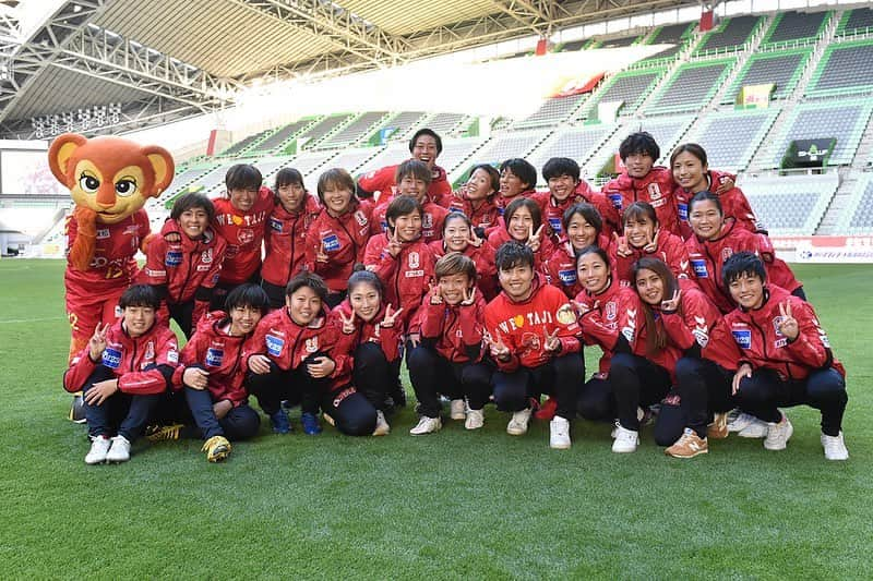 武仲麗依さんのインスタグラム写真 - (武仲麗依Instagram)「リーグ最終戦⚽️ 応援ありがとうございました🙇‍♀️ チームは2位と言う結果で終わり 自分自身は1試合も出ることなく 終わってしまい悔しいです。 皇后杯が残ってるので 最後優勝🏆して終われるように チーム一丸となって また頑張ります💪  えみさん200試合 萌乃150試合 出場おめでとう🎉  たじ引退お疲れ〜😊 寂しいけど残り楽しもう😊  @uhlsport_jp  @mizunofootballofficial」11月22日 12時59分 - tknkrei18