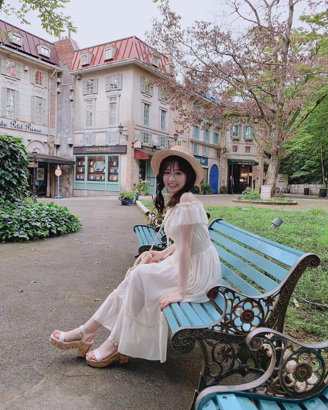 内木志のインスタグラム：「オフショット💕 #カレンダーブック2021 #箱根 #星の王子様ミュージアム」