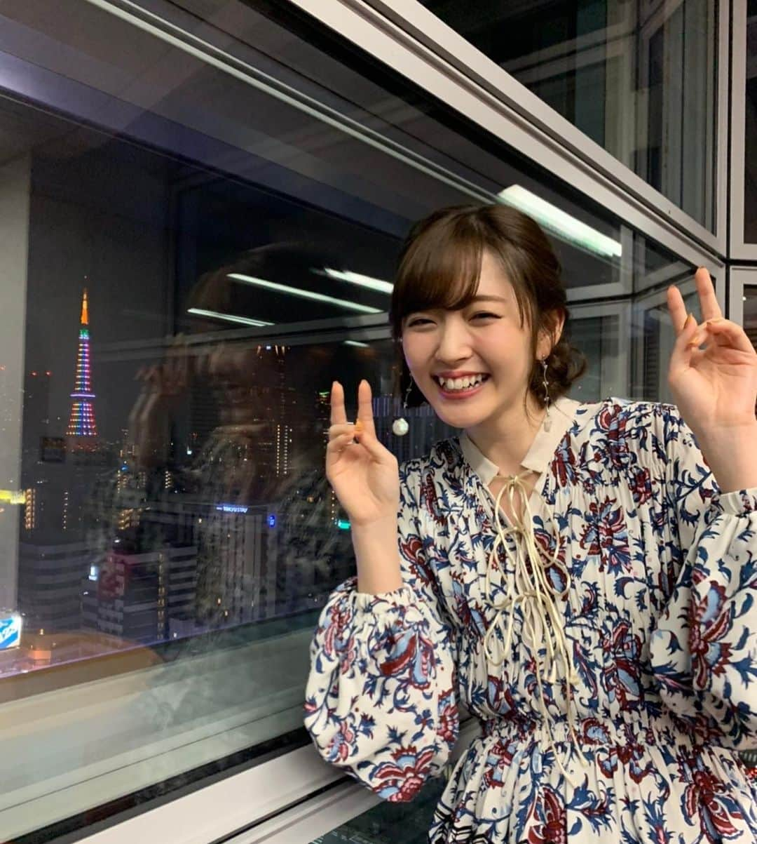 鈴木愛理さんのインスタグラム写真 - (鈴木愛理Instagram)「📺本日TV出演情報📺  【番組】日本テレビ「上田晋也の日本メダル話」(関東地区) 【日程】11/22(日) 【時間】17:00～  めちゃめちゃ楽しかったです😚 なれないバラエティ番組ですが、是非チェックしてください🤽‍♂️✨  ※関東圏にいない方は見逃し配信TVerで❤︎  #上田晋也の日本メダル話  #日テレから見えた東京タワーと #何故か記念撮影 #🗼」11月22日 13時09分 - airisuzuki_official_uf