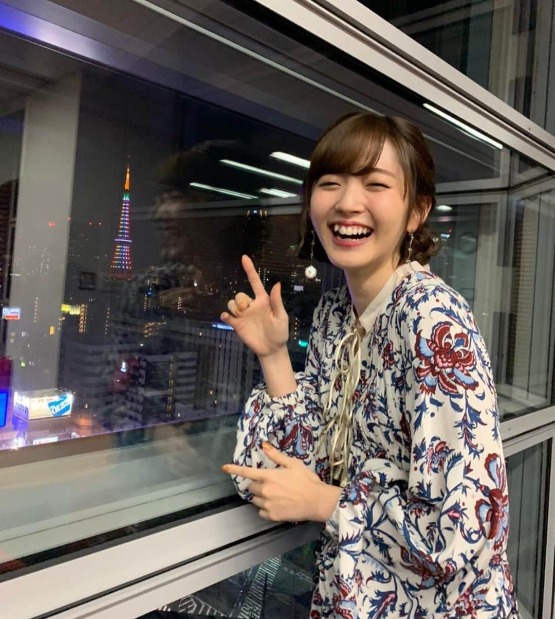 鈴木愛理さんのインスタグラム写真 - (鈴木愛理Instagram)「📺本日TV出演情報📺  【番組】日本テレビ「上田晋也の日本メダル話」(関東地区) 【日程】11/22(日) 【時間】17:00～  めちゃめちゃ楽しかったです😚 なれないバラエティ番組ですが、是非チェックしてください🤽‍♂️✨  ※関東圏にいない方は見逃し配信TVerで❤︎  #上田晋也の日本メダル話  #日テレから見えた東京タワーと #何故か記念撮影 #🗼」11月22日 13時09分 - airisuzuki_official_uf