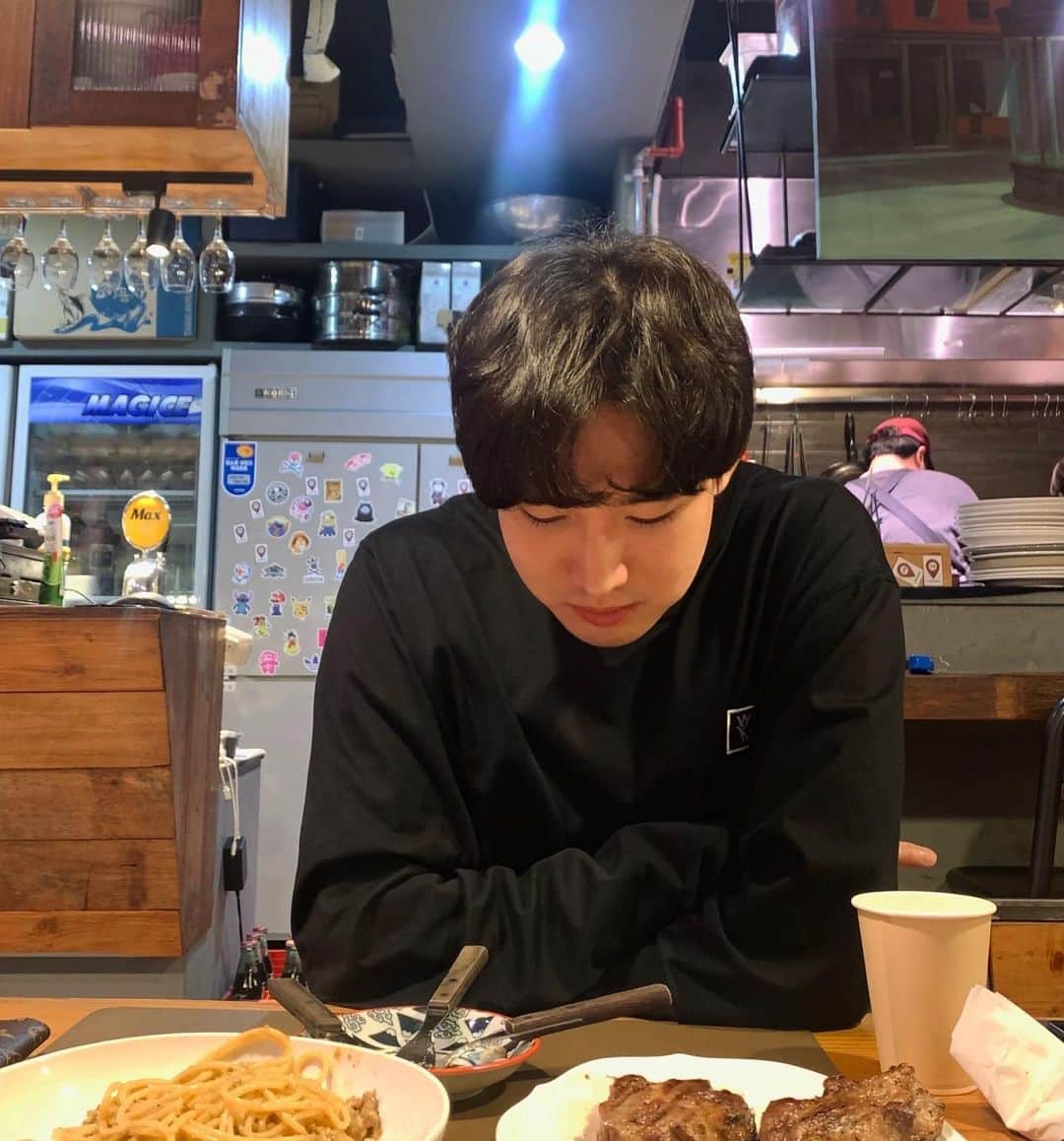 テハ のインスタグラム：「거의 남친짤 ㅇㅇ ?  #아이원 #ione」