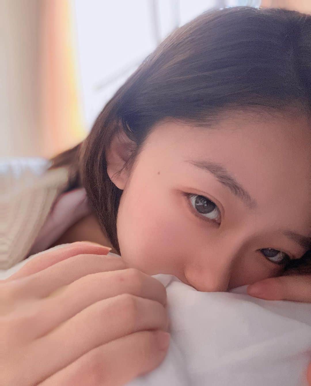 大石ほのかのインスタグラム：「やっとうつ伏せで寝られるようになりました✨☺️ うつ伏せの方が骨盤が正しい位置に戻るみたい🧡  #念願のうつ伏せ#小さな幸せ#likeforlike#❤️#いいね#followforfollowback#follow#me#baby#ベビスタグラム##男の子ママ#BabyBoy#love#赤ちゃんのいる暮らし#photo#かわいい#dog#犬#海#家族#family#followｍe#follow4follow#f4f#pretty#出産#男の子#ママスタグラム #ママ」