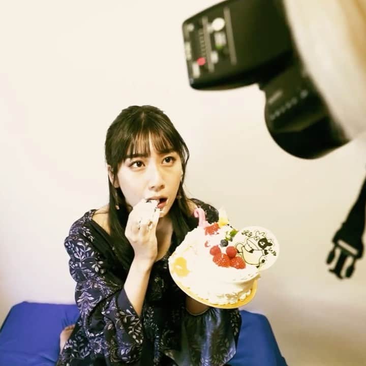 今川宇宙のインスタグラム：「Atsuko Itoさんとの月一刊行コラボフォトブック パラレル紀行 受注生産で、12月号は12/1㈫初回予約開始です。 よろしくお願いします。  詳細↓↓  今川宇宙×Atsuko Ito あたろうBOOKS ミニフォトブック「パラレル紀行」12月号  1,600円(税別)  12/1 BASEにて初回予約開始 (12/7まで)  →　https://uchuimagawa.thebase.in/ 初回予約特典 今川宇宙のイラストポストカード付き  P16  ポケットサイズ 90mm×128mm」