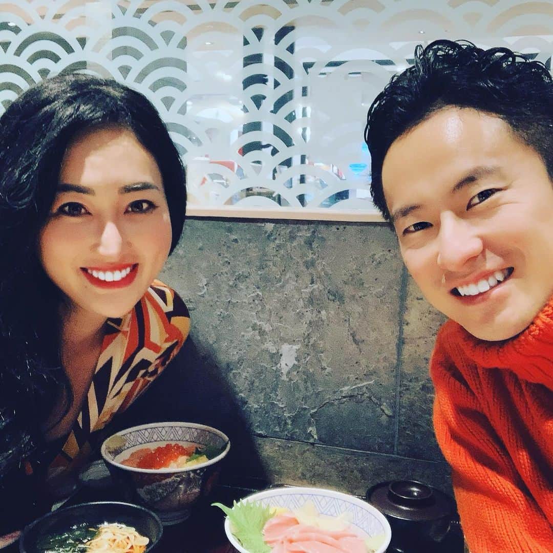 筒井菜月のインスタグラム：「【11.22は良い夫婦の日💏】 ・ 田島 智也さんと出逢って約2年半、 結婚して約2年が経ちました✨日に日に愛が深まり、ますます仲良くなっています❤️ ・ いつも正しい決断を導いてくれる夫の頼もしさ、常に笑顔でいられる心の余裕、全ての人に誠実に対応する懐の深さ、そして芯の強さを尊敬して心から愛しています☺️ ・ 1人では1つの幸せも、2人で持ち寄れば幸せ100倍❣️相手に感謝する気持ちを忘れず、ずっと愛を伝え合えば、結婚は幸せの持ち寄りパーティーですね🎉💏🎊 ・ 相手の幸せが、自分の幸せ💗 ・ 相手の笑顔が、自分の笑顔🥰 ・ これからもどんな時も力を合わせて、人生を歩んで行きたいと思います✨ ・ "There is a law in affection. This is the happiness of those we love. " ・ ー愛情には１つの法則しか無い。それは愛する人を幸せにする事だー　 ・ by フランスの小説家・スタンダール ・ #結婚　#良い夫婦の日  #愛　#幸せ　#幸福 #笑顔 #家族　#夫婦　#筒井菜月　#田島智也　#人生　#愛 #love #life #family #marriage #couple #smile」