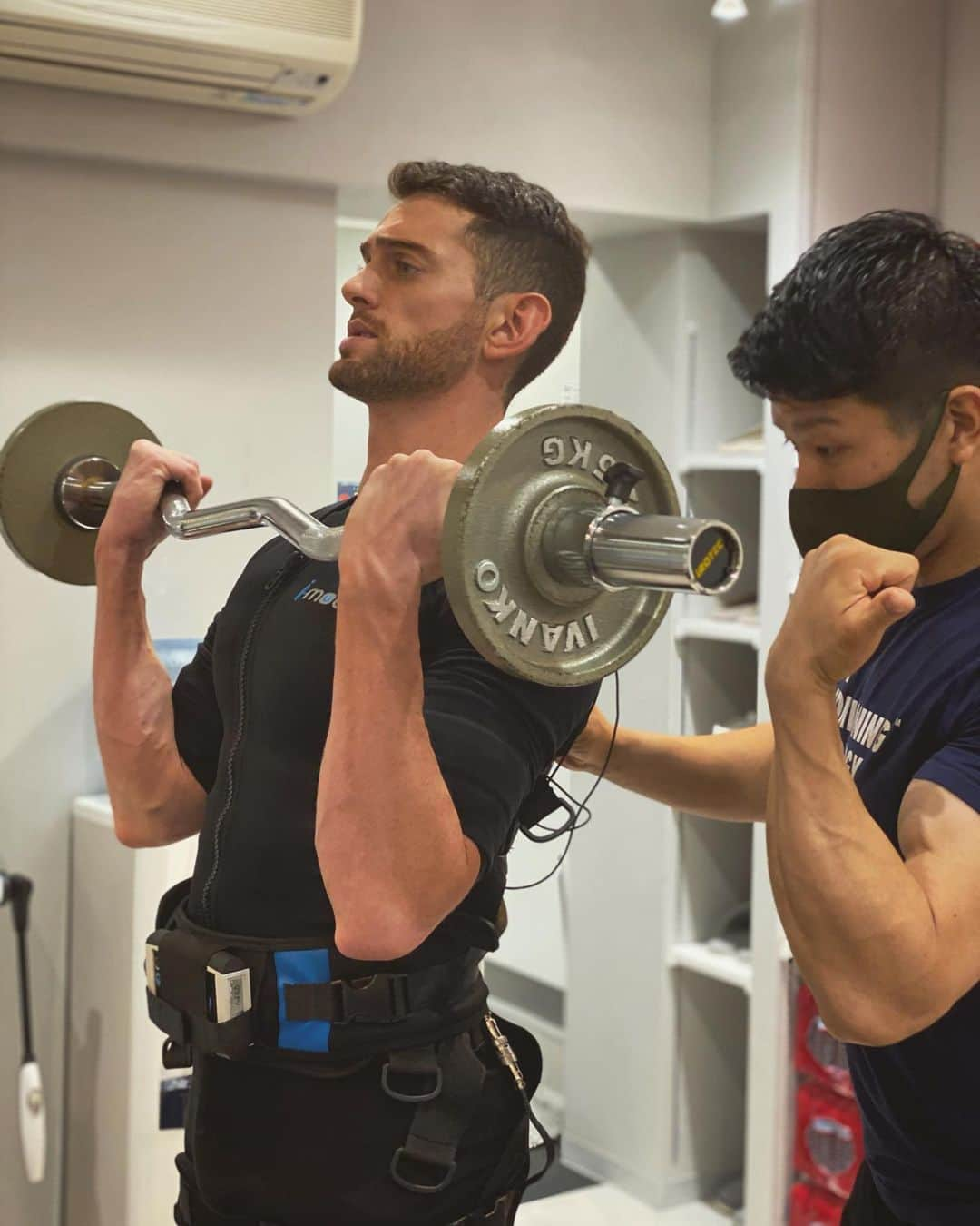 ベンジャミンさんのインスタグラム写真 - (ベンジャミンInstagram)「@bct.ginza weekly ems training💦 @bodyconditioningtechnology #EMStraining #bodyconditioningtechnology #bctginza」11月22日 15時45分 - benjamin_dayo