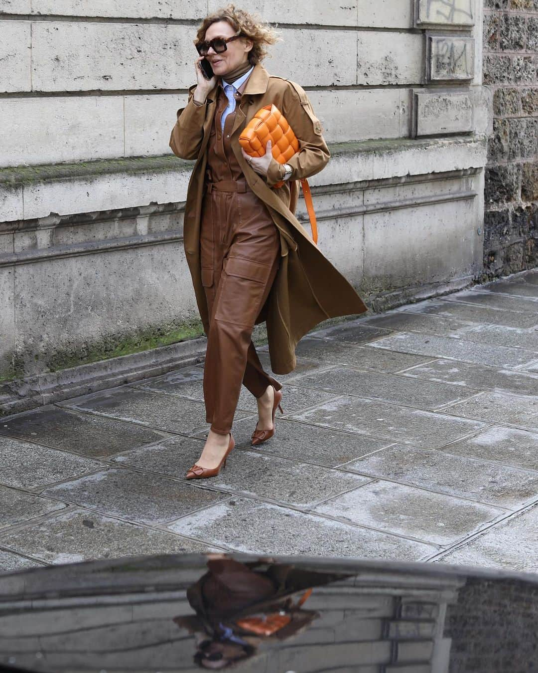 Lee Oliveiraさんのインスタグラム写真 - (Lee OliveiraInstagram)「29.02.20.  On her way Rue Berryer, Paris  . . . . #streetphotography #style #bottegaveneta #paris #mode #streetstyle」11月22日 15時52分 - leeoliveira