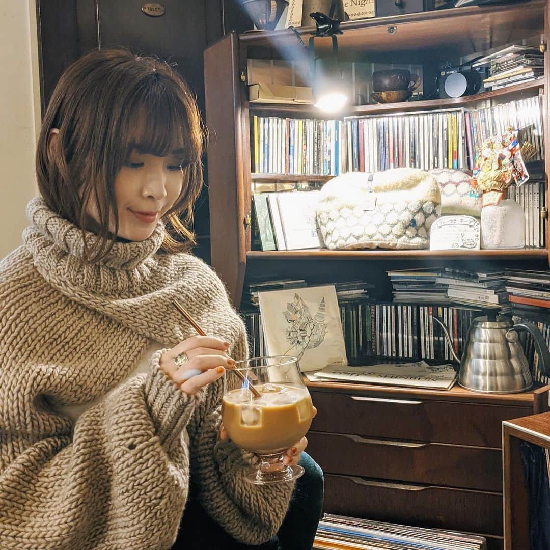 蒼山幸子さんのインスタグラム写真 - (蒼山幸子Instagram)「飛び込んだカッフェで 特大カフェ・オ・レを 頂きました。 あら素敵、と思わず 呟いてしまったグラス。」11月22日 16時06分 - sachiko_aoyama