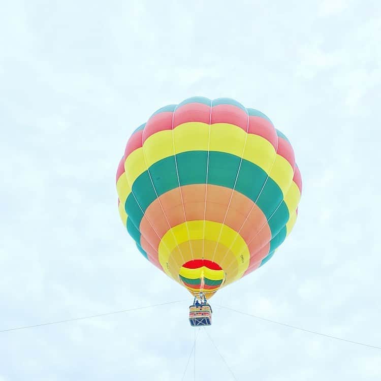 平野由実さんのインスタグラム写真 - (平野由実Instagram)「#気球 #一度は乗ってみたい  #初めて見た #音が大きい #炎の迫力が凄い  #曇り空 #☁️ #雲 #幻想的」11月22日 16時09分 - yumi_hiranoo