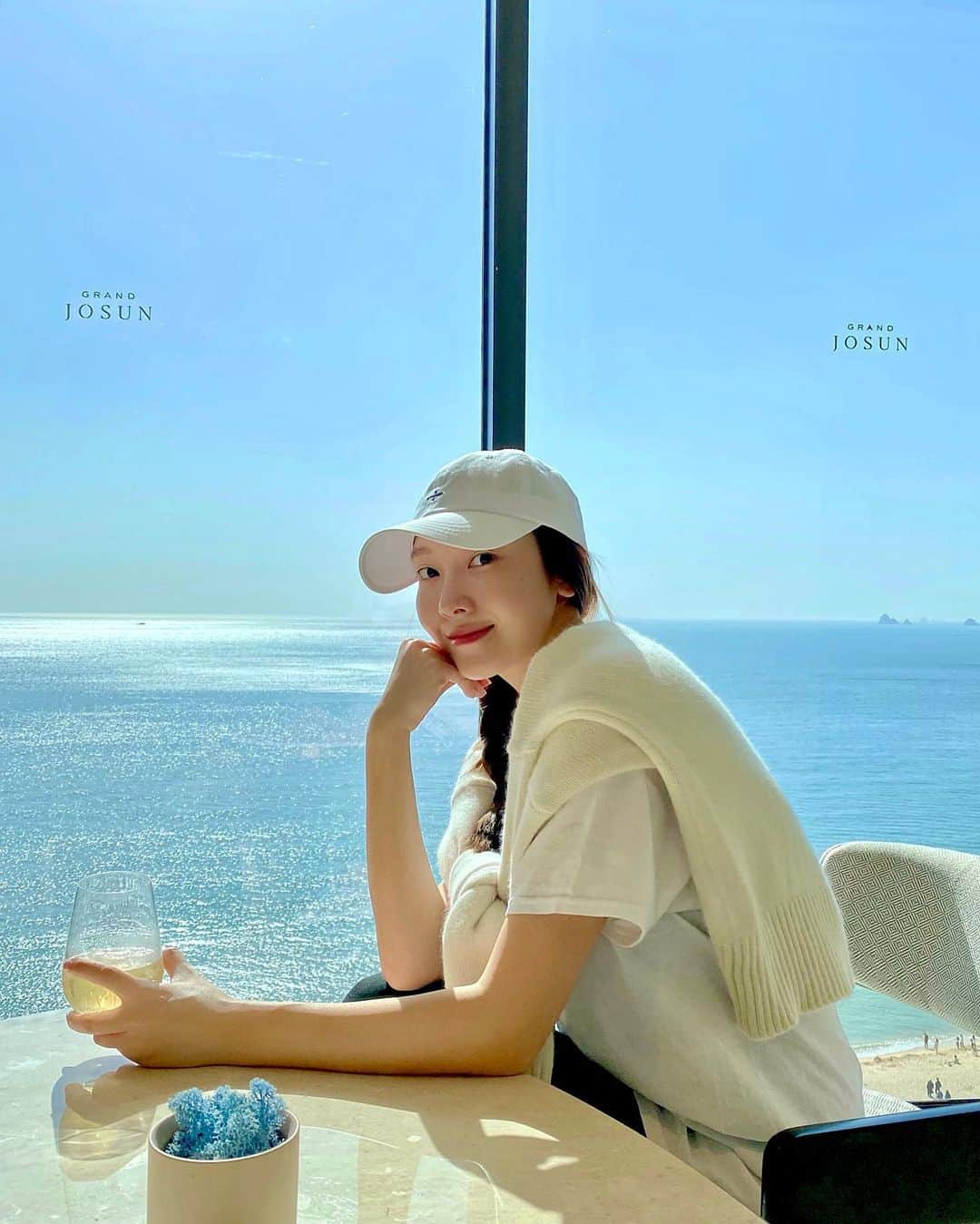 ジェシカ さんのインスタグラム写真 - (ジェシカ Instagram)「My definition of #SundayFunday is do nothing and chill🙃🌊✨What’s yours?」11月22日 16時15分 - jessica.syj